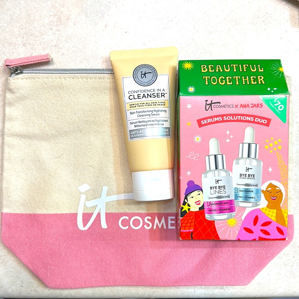 [GREAT DEAL] It cosmetics serum solutions duo + anti-aging cleansing
